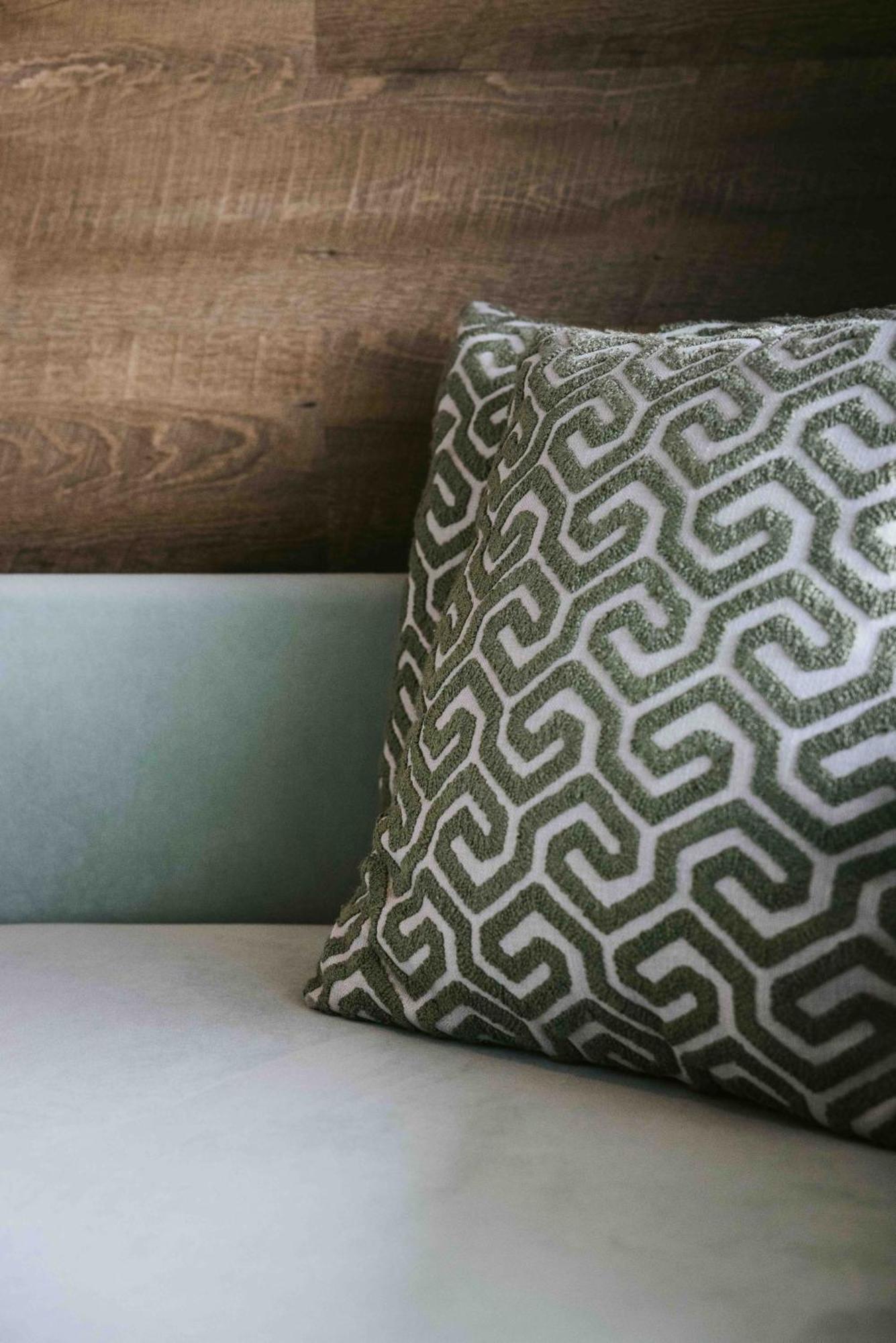 Hotel Octant Ponta Delgada Zewnętrze zdjęcie A cushion with a geometric pattern